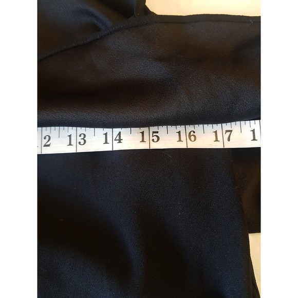 Ann Taylor Blouse Cold Shoulder Ruffle V Neckline Side Slit Black Size Medium - Picture 11 of 12